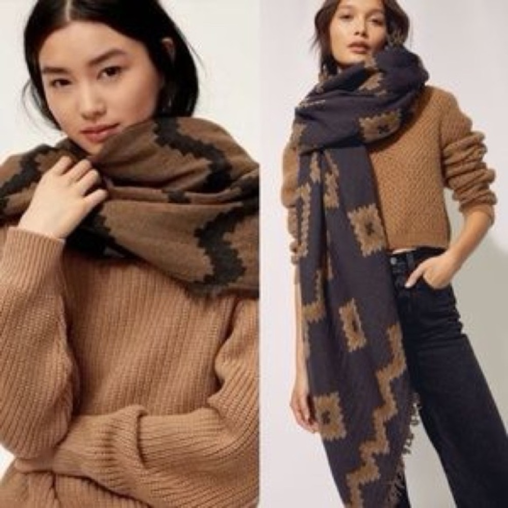 Wilfred 100% Wool Reversible Fringed Diamond Mosaic Blanket Scarf